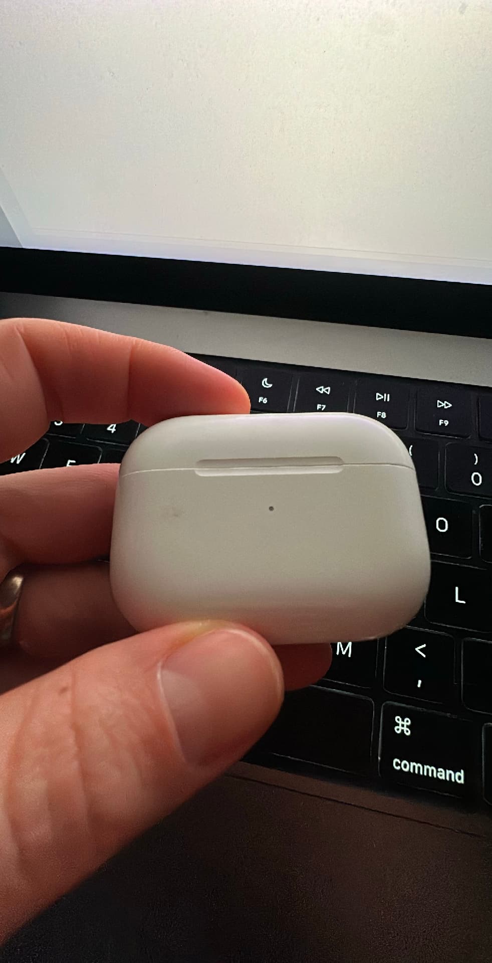 Apple AirPods Pro Ladecase - gebraucht, guter Zustand